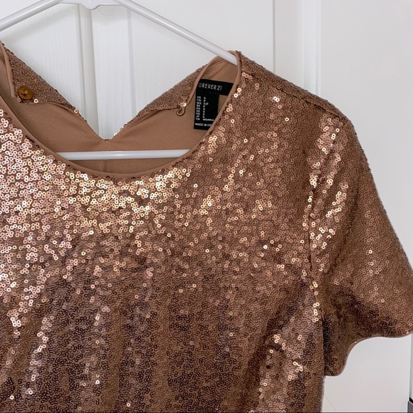 Sequin Bronze Crop-Top Short-Sleeve - Picture 4 of 5
